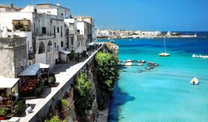 kit-harington-to-holiday-in-italy-this-summer-2014-otranto