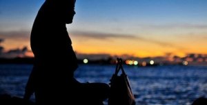 muslim-woman-paris-420x215